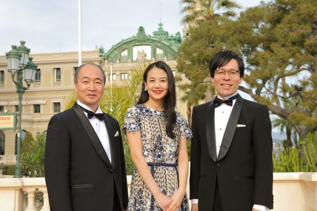 左:小田正鏡監督 中央:千眼美子 右:濱田勇作プロデューサー